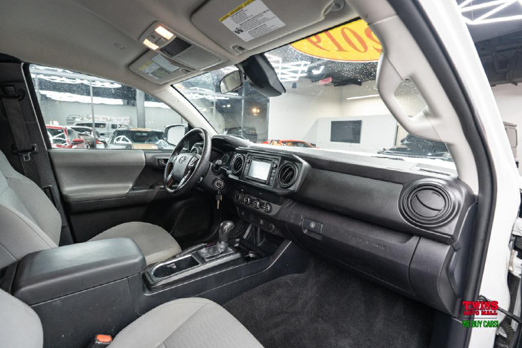 2019 Toyota Tacoma Image 15