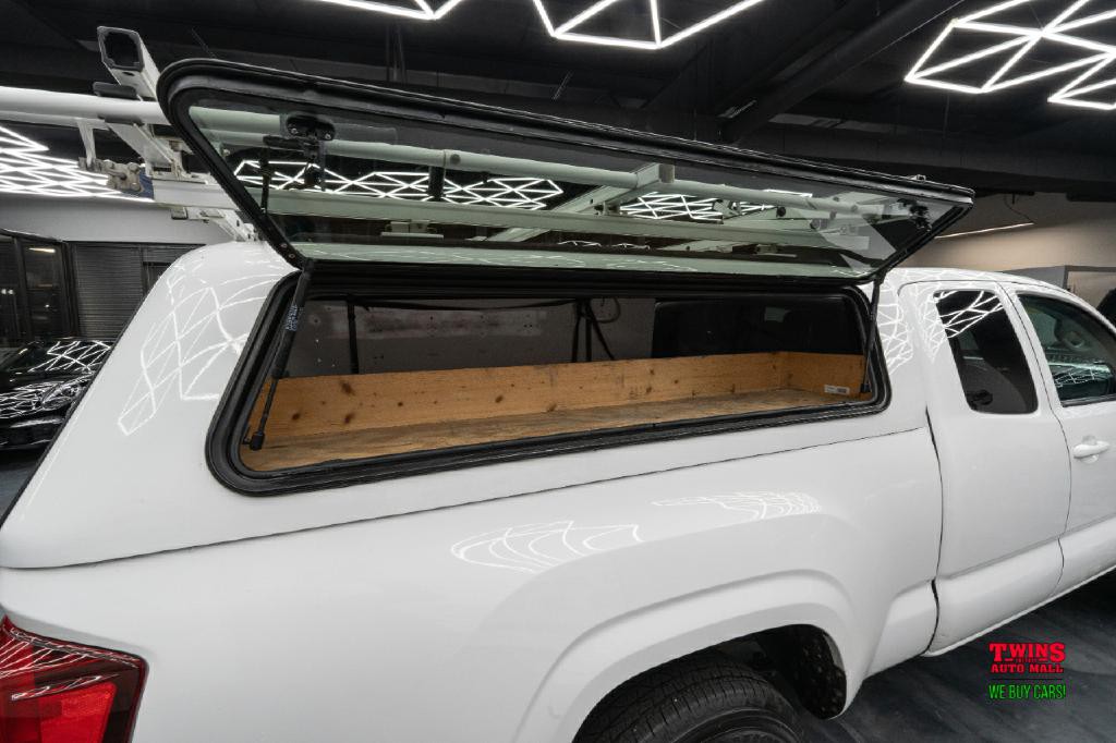 2019 Toyota Tacoma Image 25