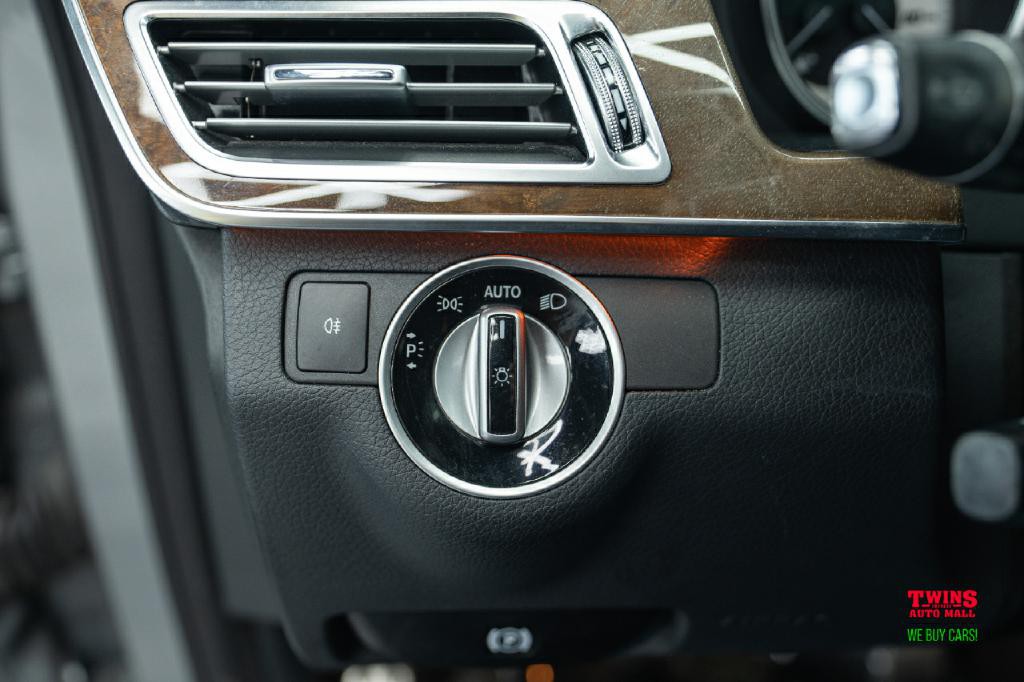 2015 Mercedes-Benz E-Class Image 24