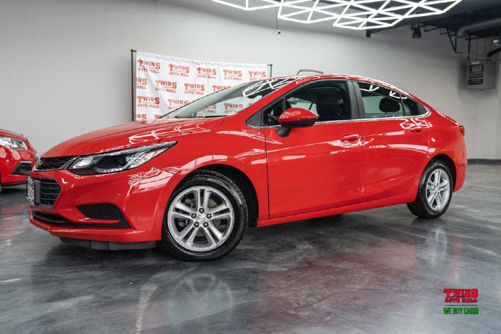 2017 Chevrolet Cruze Image 2