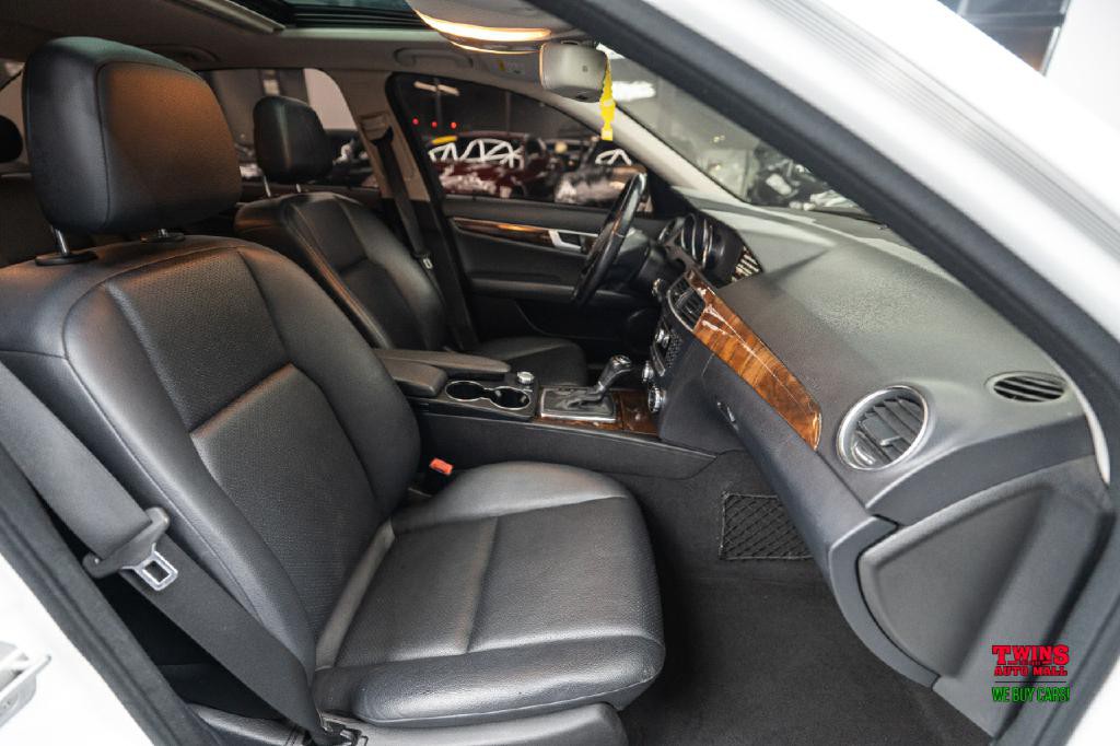 2014 Mercedes-Benz C-Class Image 16