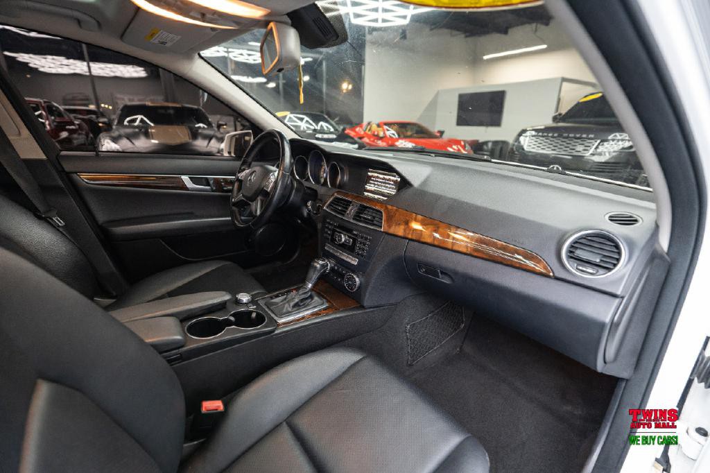 2014 Mercedes-Benz C-Class Image 17