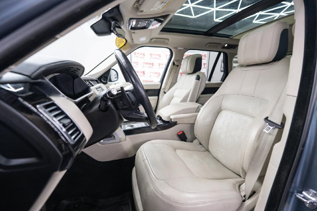 2019 Land Rover Range Rover Image 12