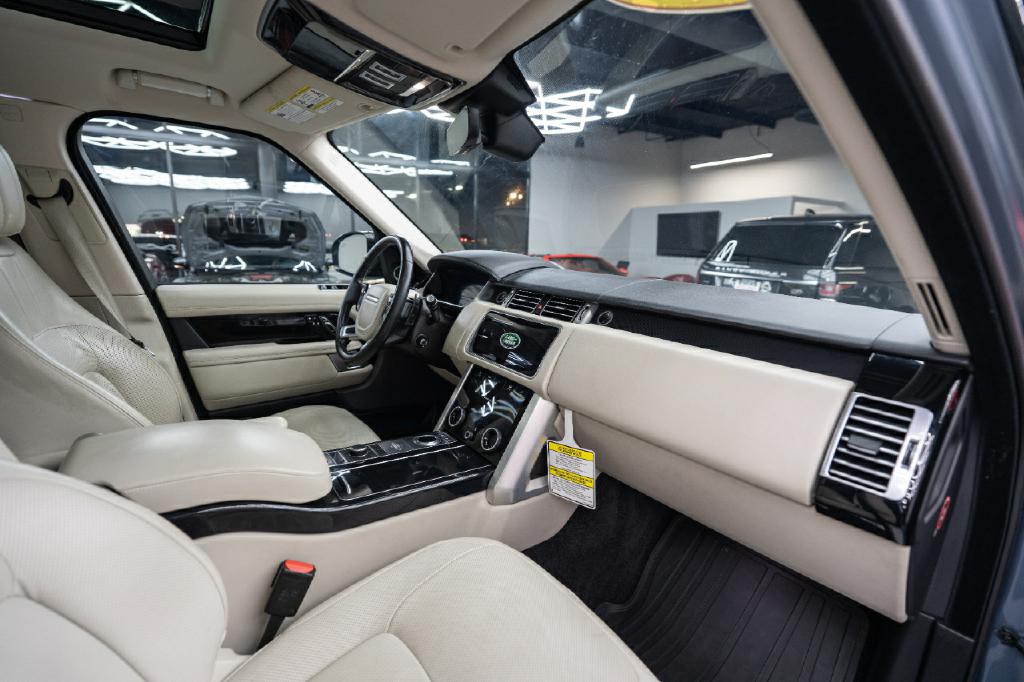 2019 Land Rover Range Rover Image 18
