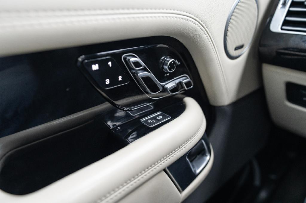 2019 Land Rover Range Rover Image 30