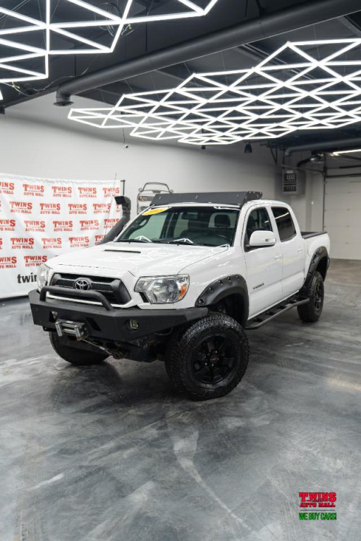 2015 Toyota Tacoma Image 3