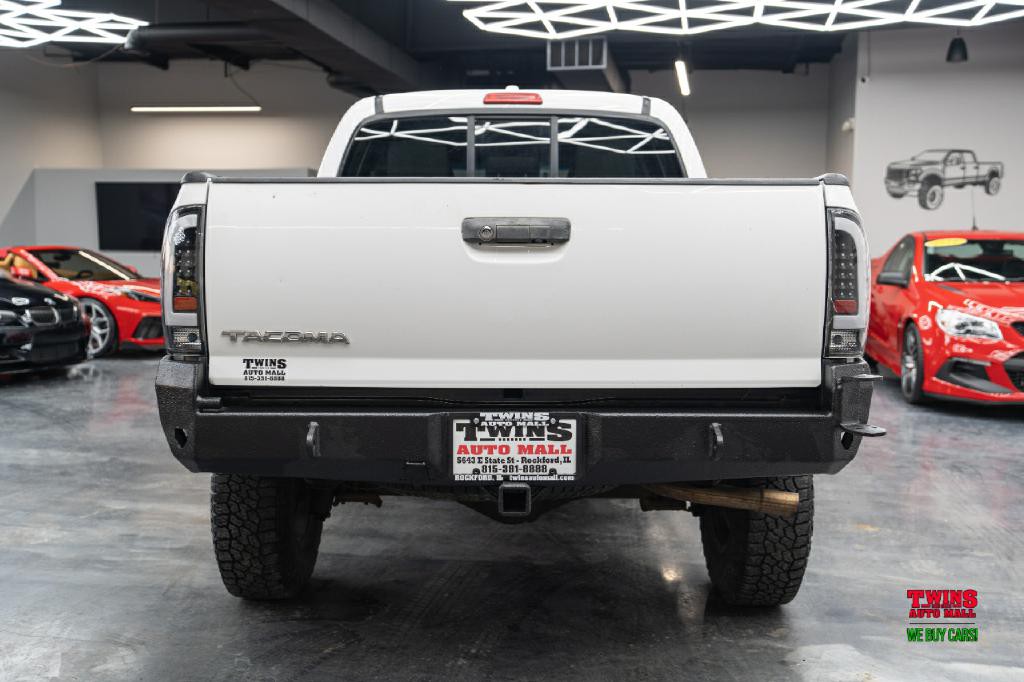 2015 Toyota Tacoma Image 6