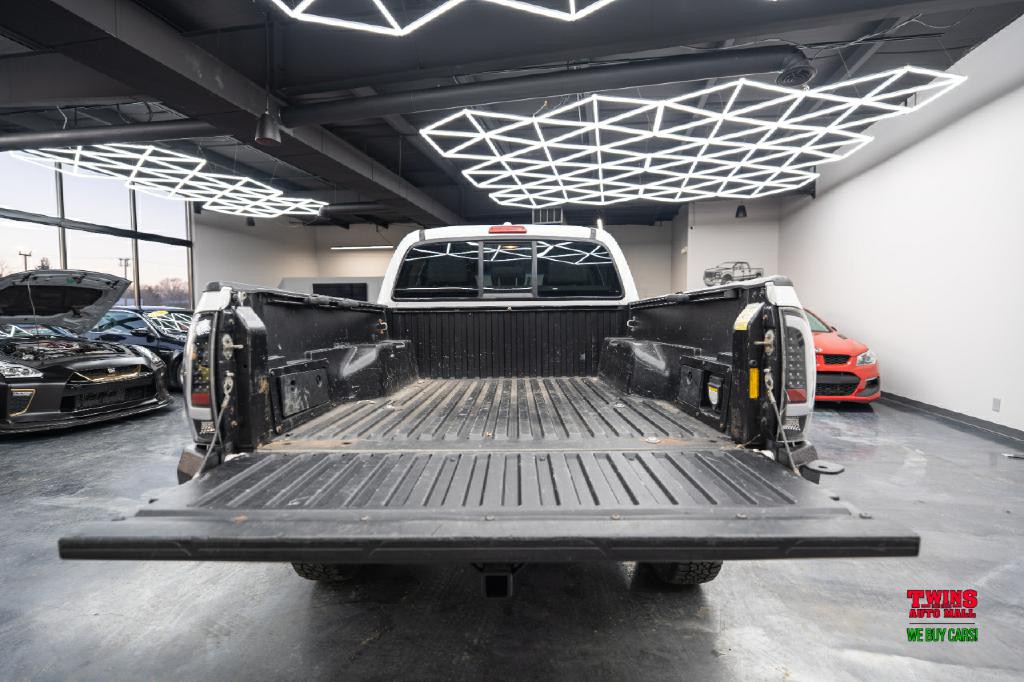 2015 Toyota Tacoma Image 15