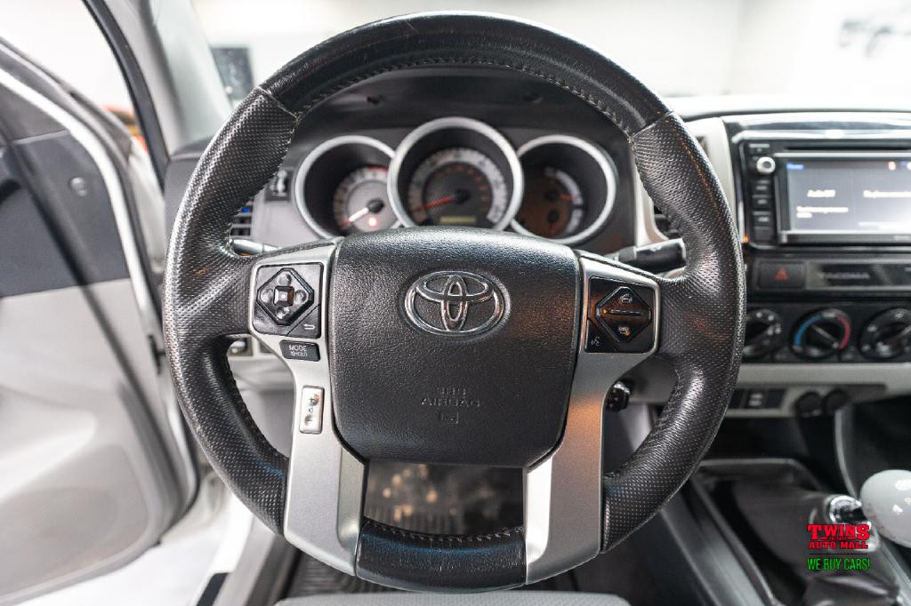 2015 Toyota Tacoma Image 19