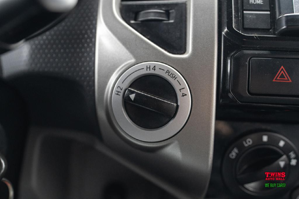 2015 Toyota Tacoma Image 25