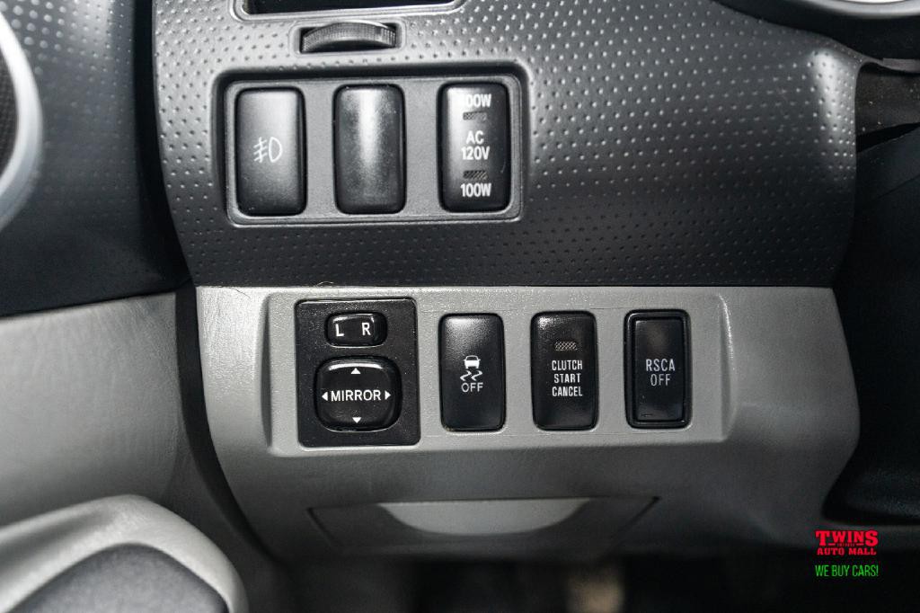 2015 Toyota Tacoma Image 27