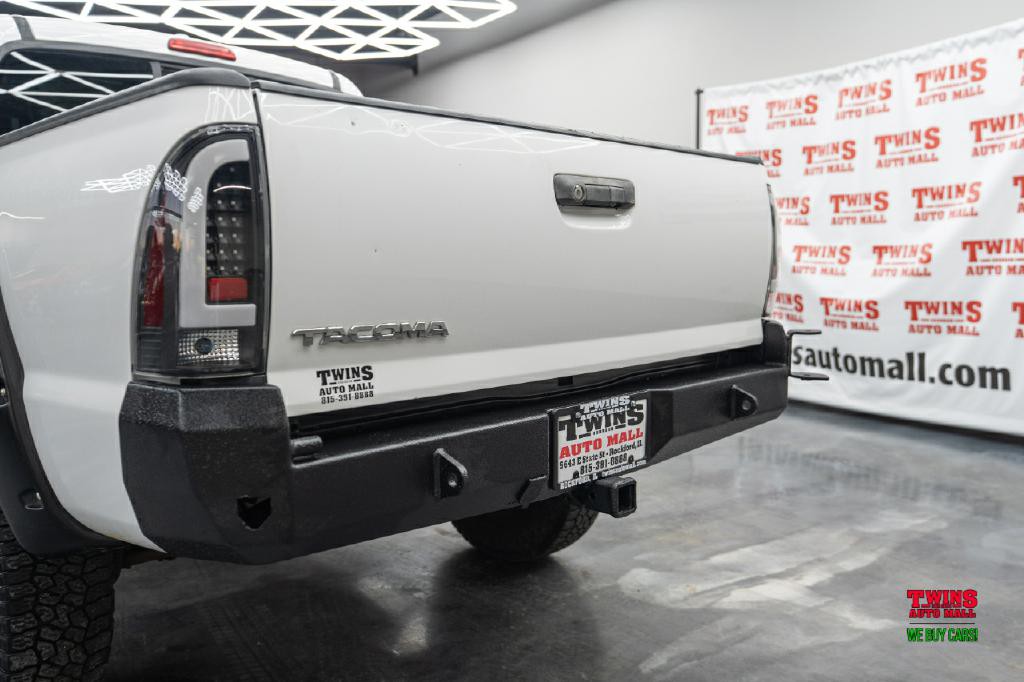 2015 Toyota Tacoma Image 36