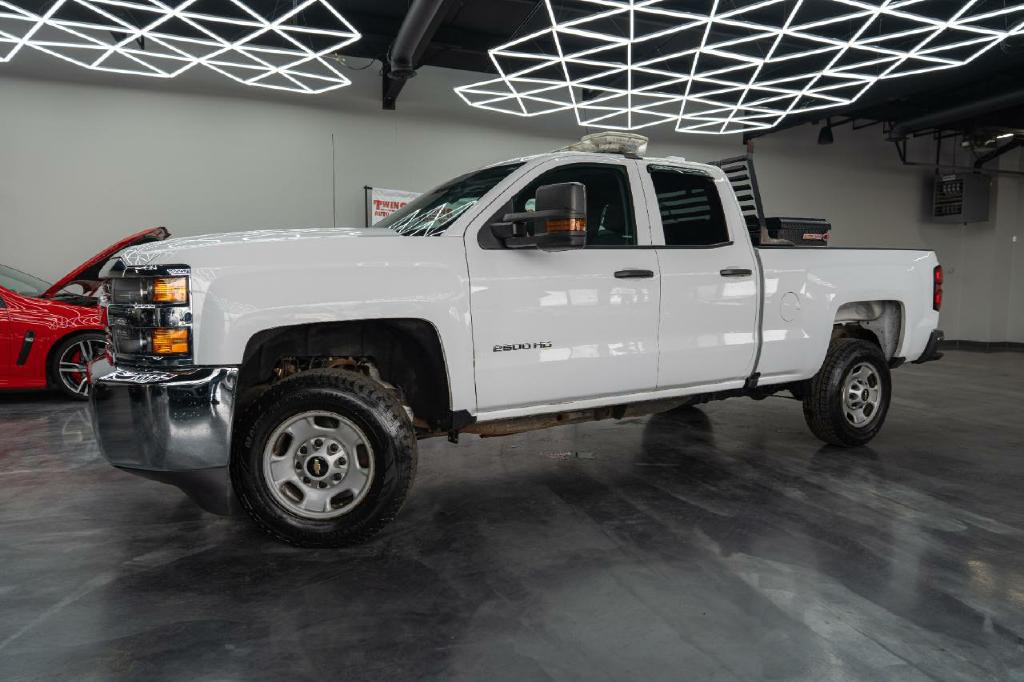 2017 Chevrolet Silverado 1500 Image 2