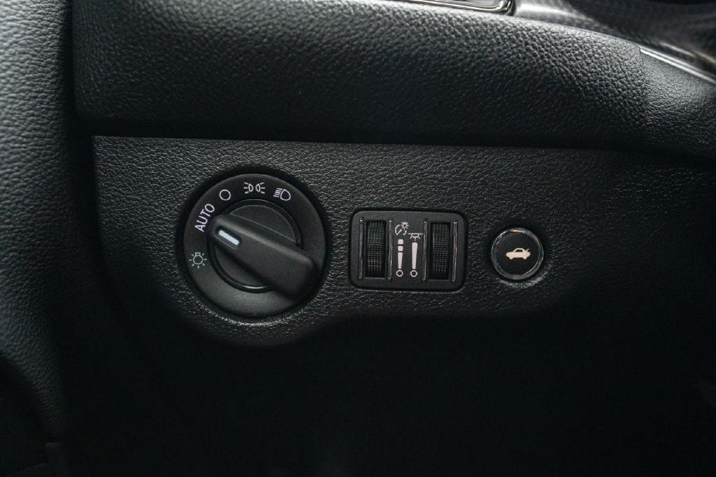 2019 Dodge Challenger Image 24