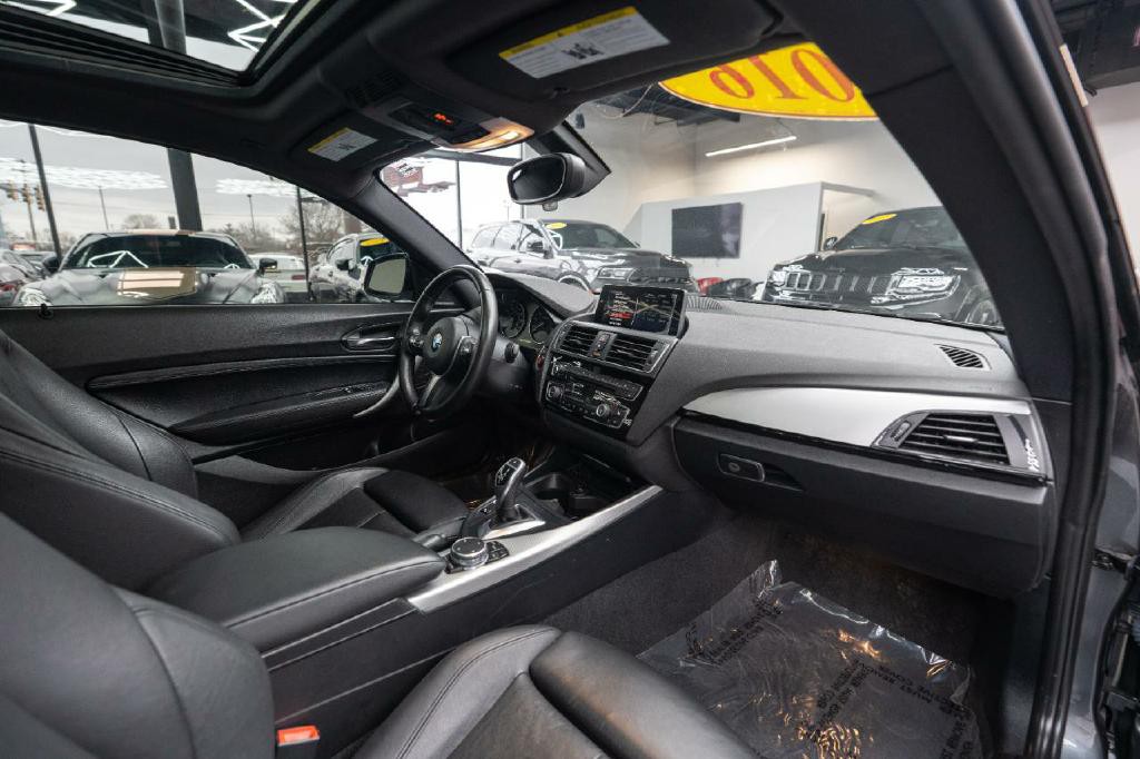 2016 BMW 2 Series Image 15