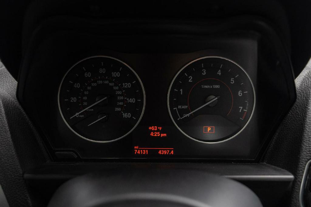 2016 BMW 2 Series Image 17