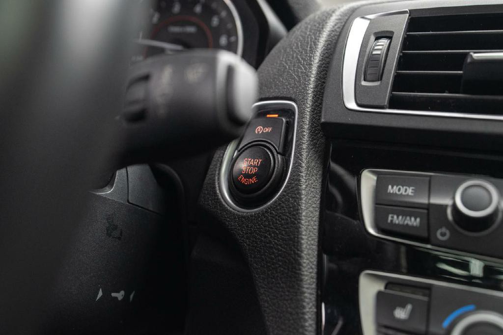 2016 BMW 2 Series Image 22