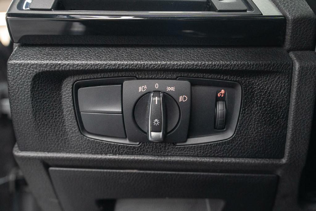 2016 BMW 2 Series Image 24