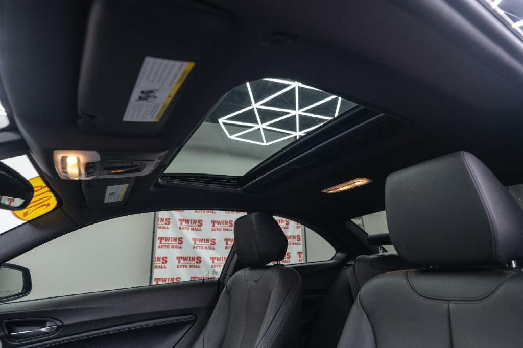 2016 BMW 2 Series Image 27