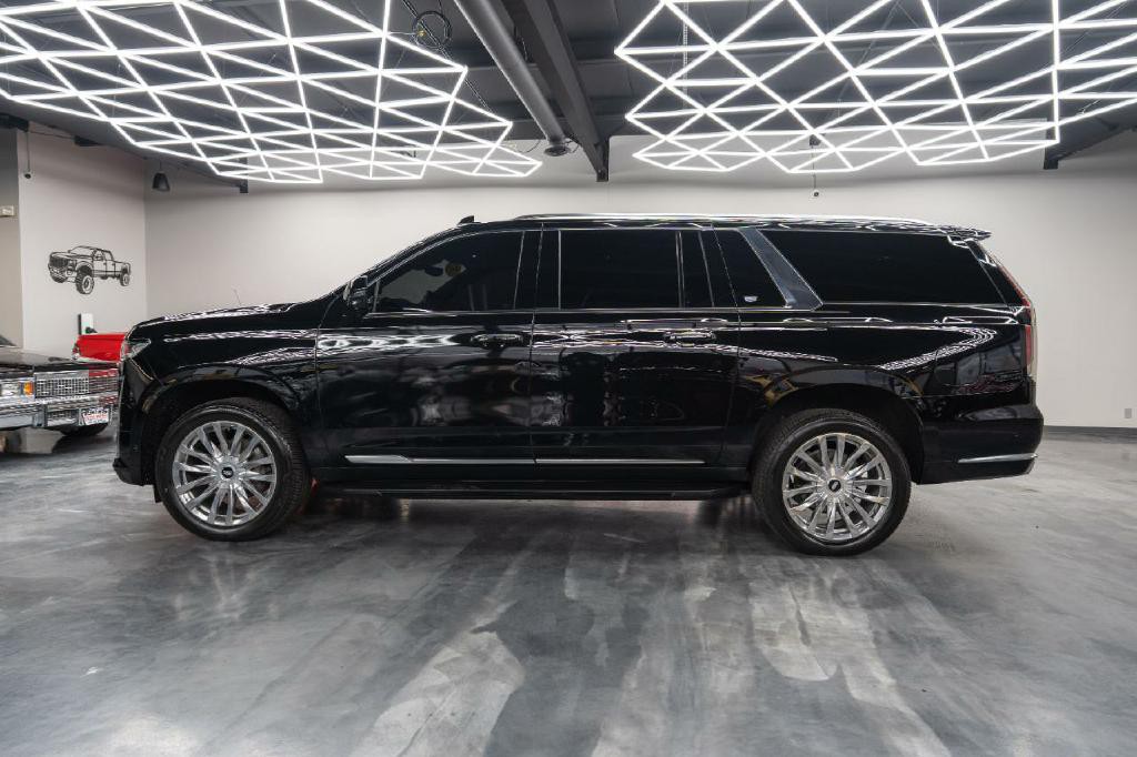 2022 Cadillac Escalade Image 3