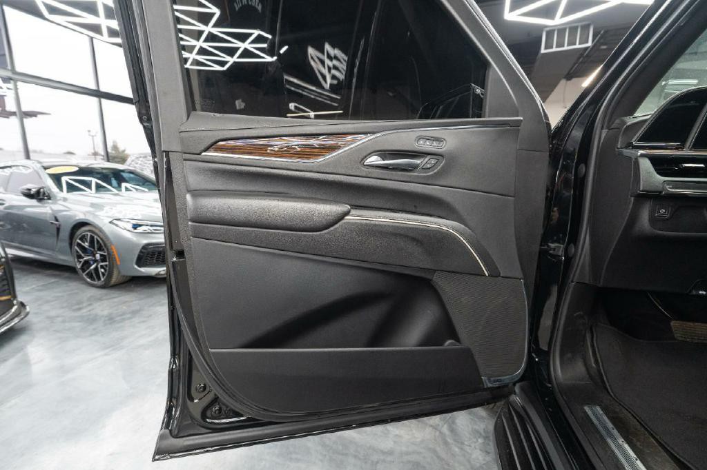 2022 Cadillac Escalade Image 10