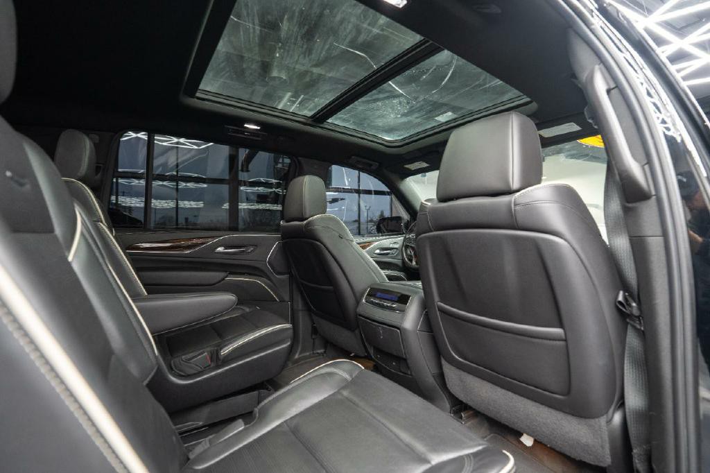 2022 Cadillac Escalade Image 17