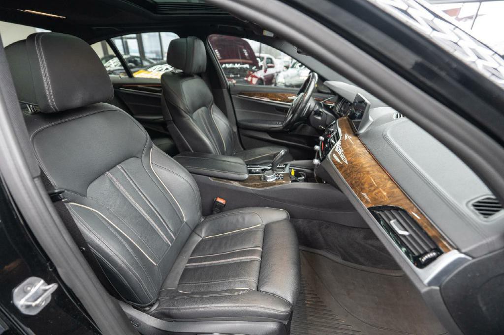 2017 BMW 5 Series Image 15