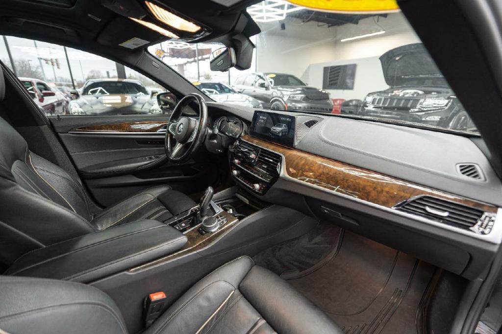 2017 BMW 5 Series Image 16