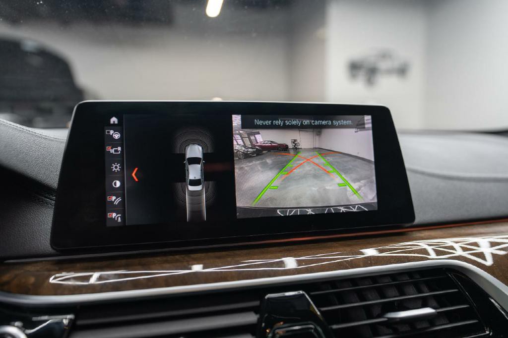 2017 BMW 5 Series Image 19