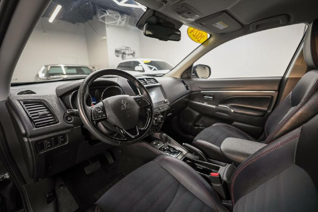 2024 Mitsubishi Outlander Image 10