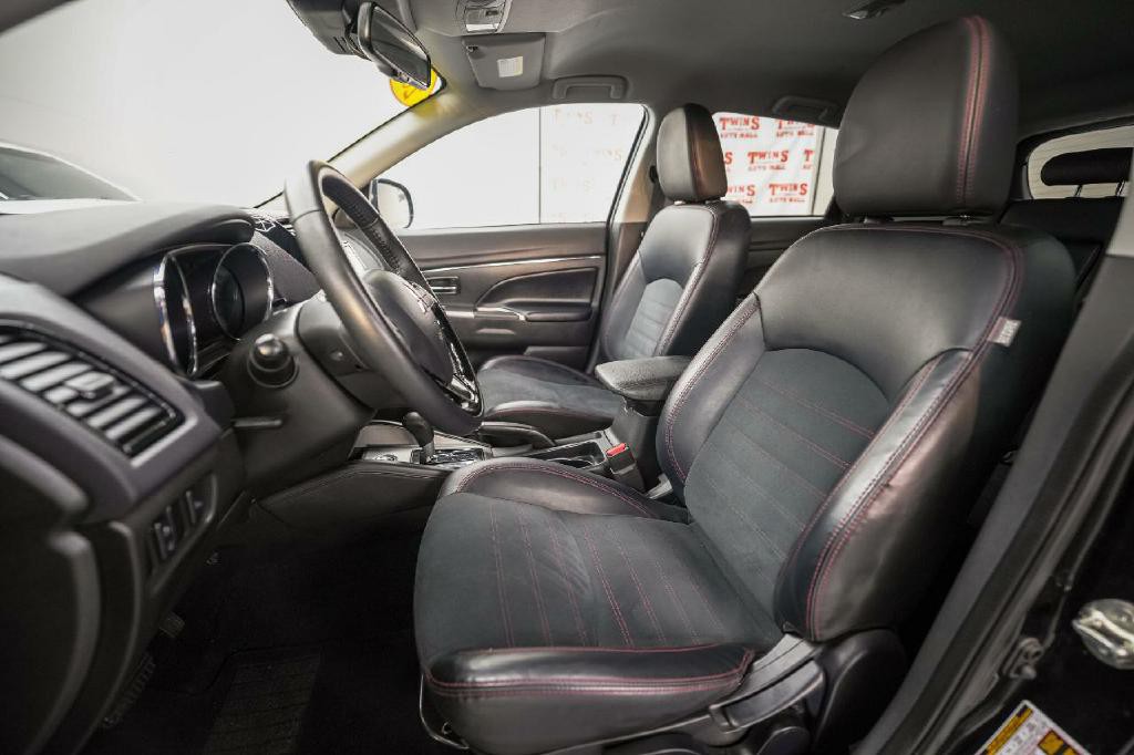 2024 Mitsubishi Outlander Image 11
