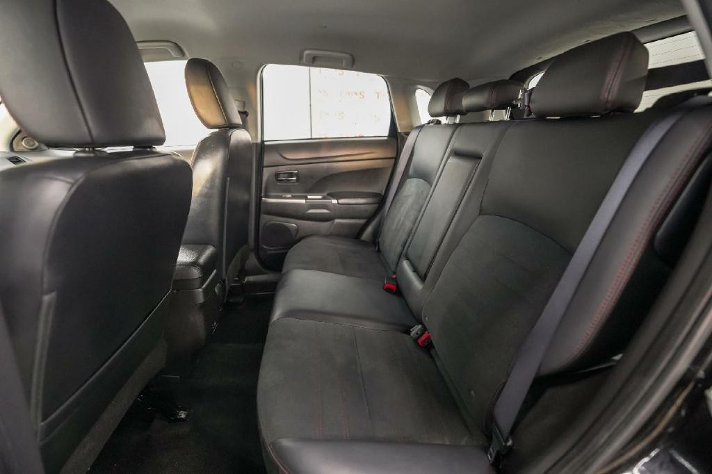 2024 Mitsubishi Outlander Image 12