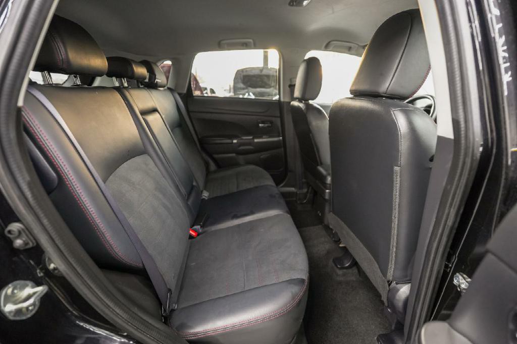 2024 Mitsubishi Outlander Image 13