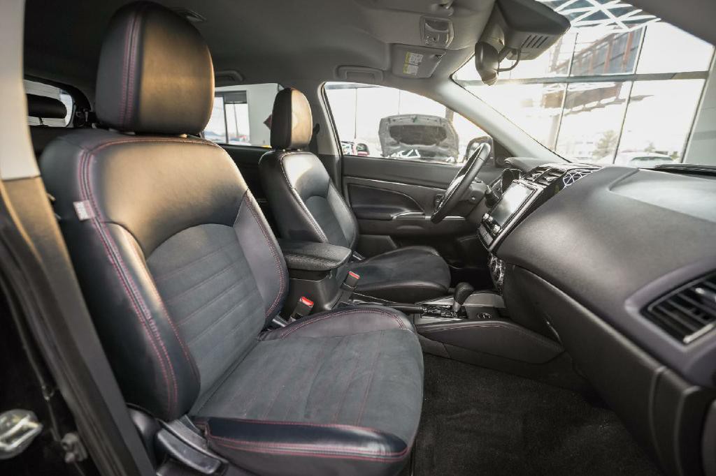 2024 Mitsubishi Outlander Image 14