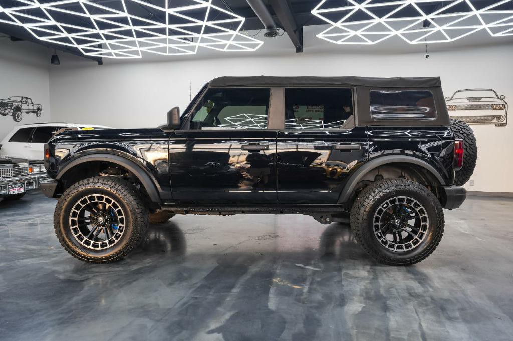 2022 Ford Bronco Image 3