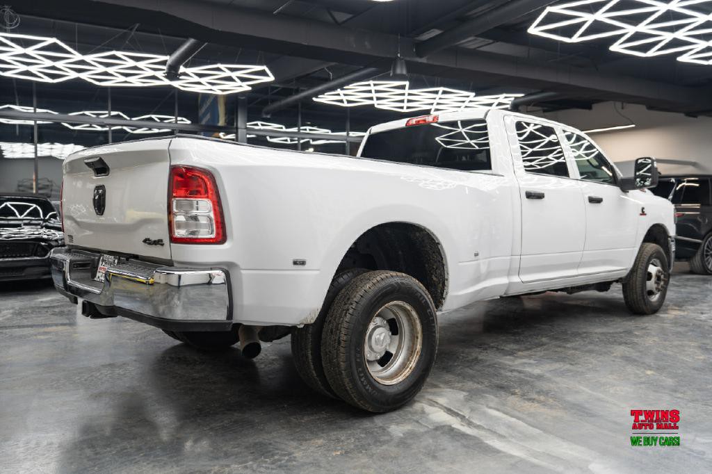 2023 RAM 3500 Image 6