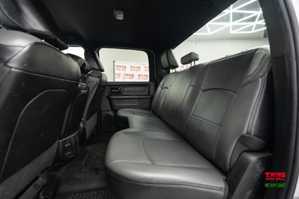 2023 RAM 3500 Image 12