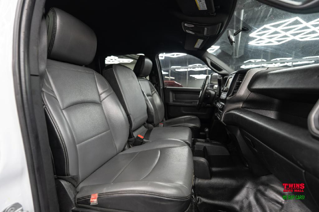 2023 RAM 3500 Image 15