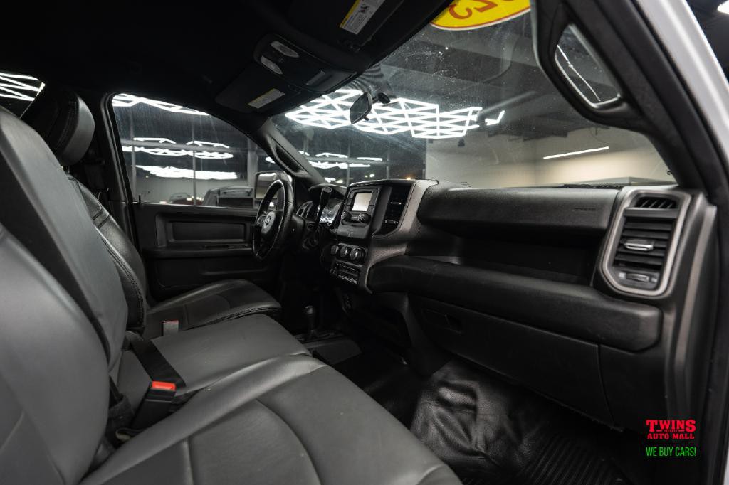 2023 RAM 3500 Image 16