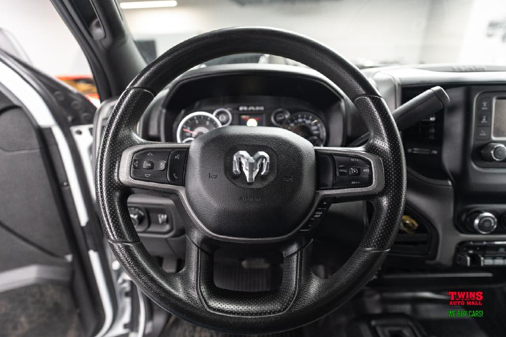 2023 RAM 3500 Image 17
