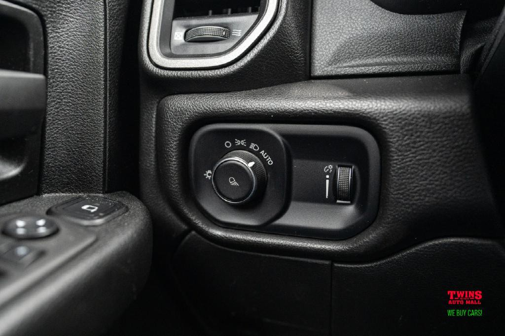 2023 RAM 3500 Image 22