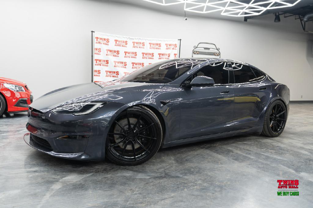 2022 Tesla Model S Image 2