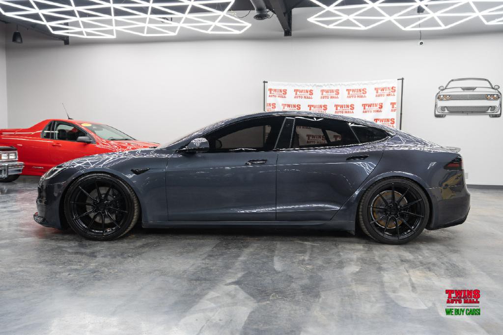 2022 Tesla Model S Image 3