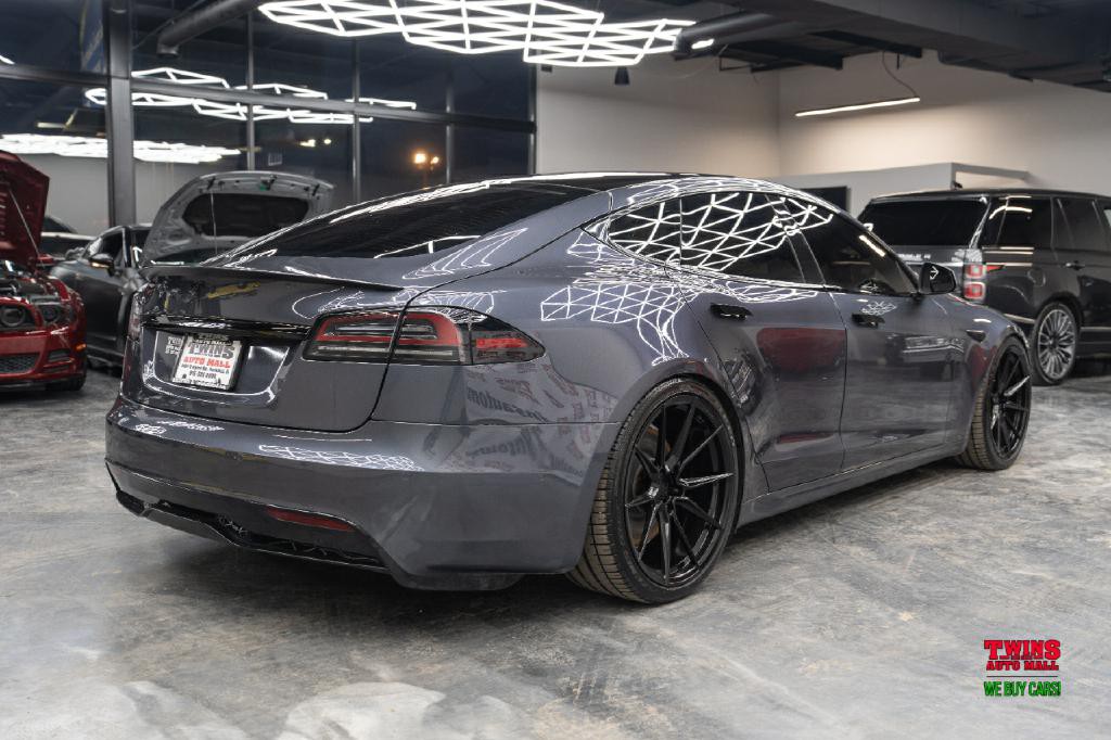 2022 Tesla Model S Image 6