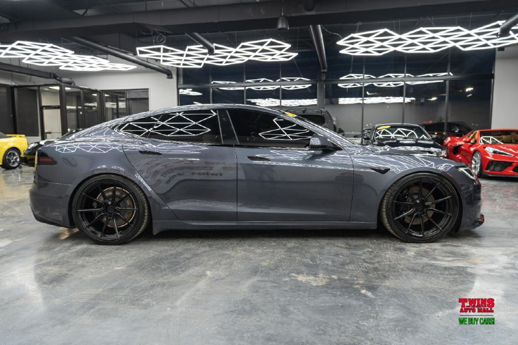 2022 Tesla Model S Image 7