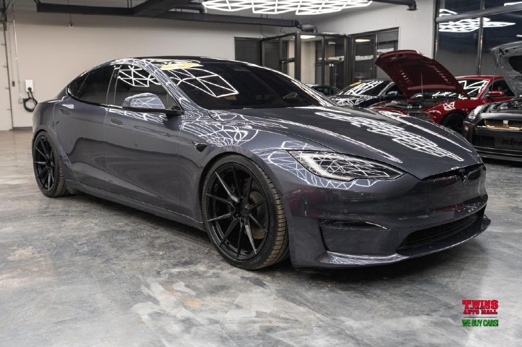 2022 Tesla Model S Image 8