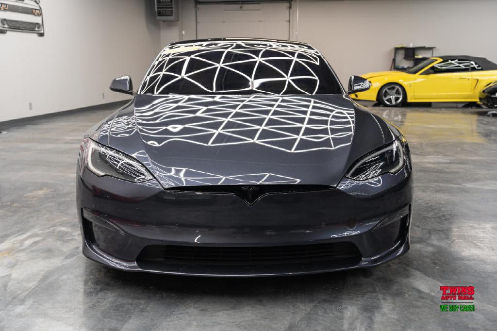 2022 Tesla Model S Image 9