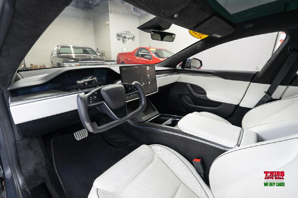 2022 Tesla Model S Image 11
