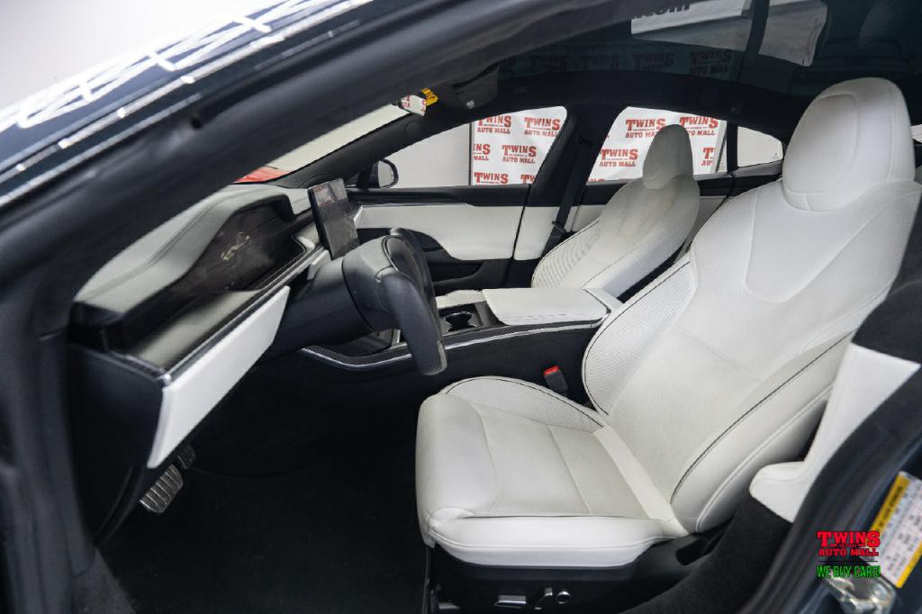 2022 Tesla Model S Image 12