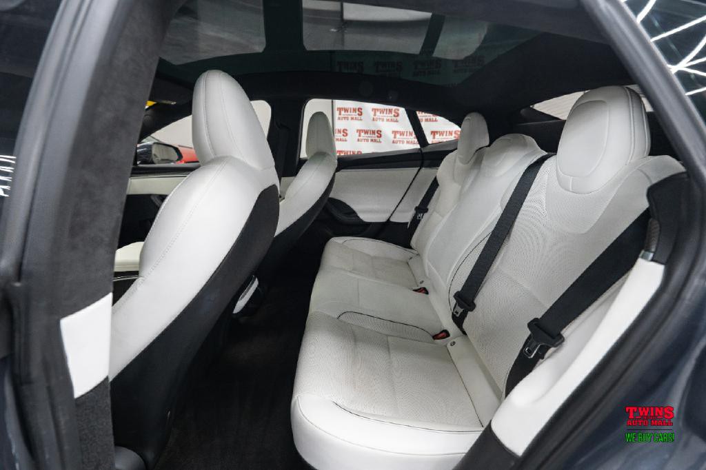 2022 Tesla Model S Image 13